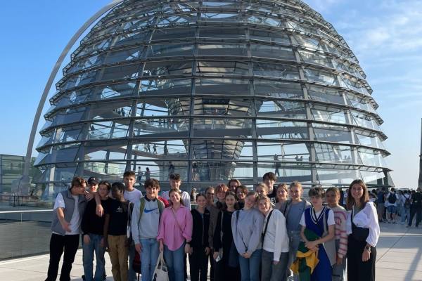 Groß (Berlin 10er Gruppe)